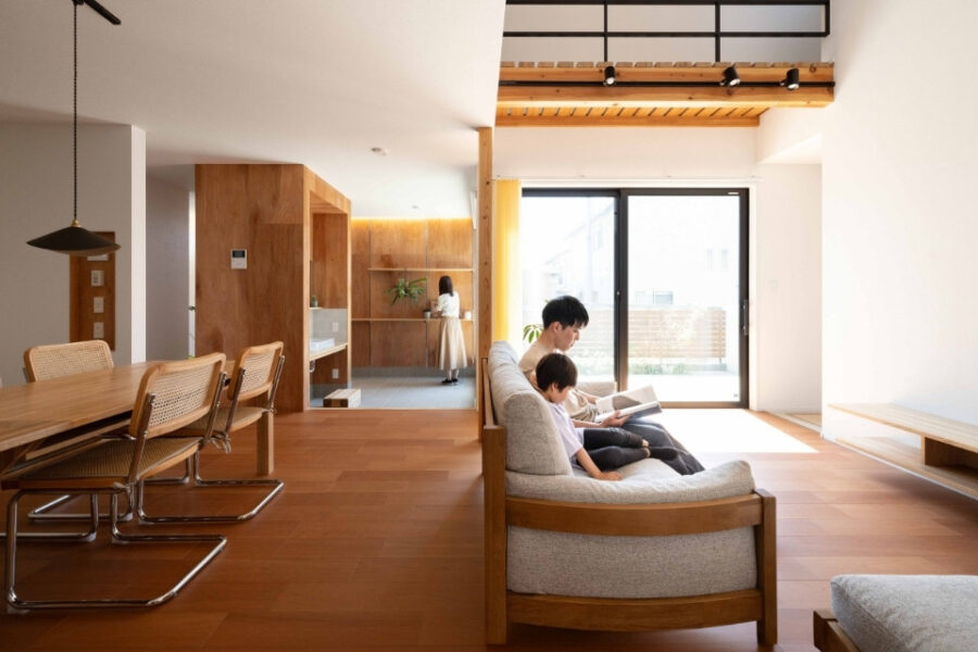 中庭×窓計画｜「光の量」より「まわり方」でリビングを明るくする