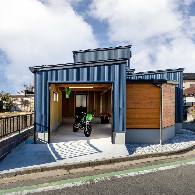 施工事例:バイクガレージと中庭で趣味を思い切り楽しむ家